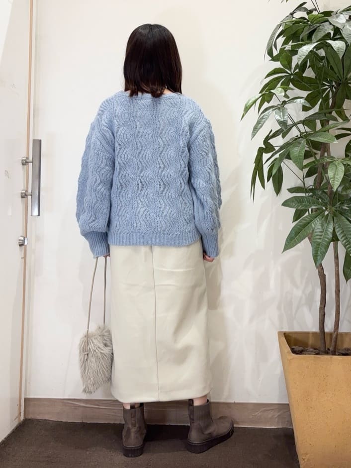 宗形さんの「SHOO･LA･RUE｜【S-LL】ふんわり大人の 透かし編みニット」を使ったコーディネート