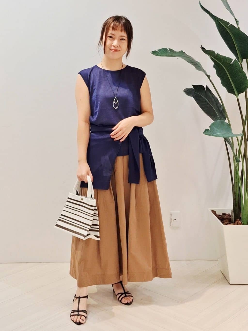 YuKaRiさんの「UNTITLED｜【アンサンブル可/洗える】シアーノースリーブ プルオーバー」を使ったコーディネート