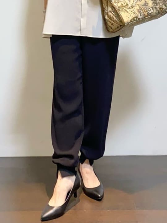 tomoさんの「UNTITLED｜【接触冷感/吸水速乾】フレアバックシャンブラウス」を使ったコーディネート