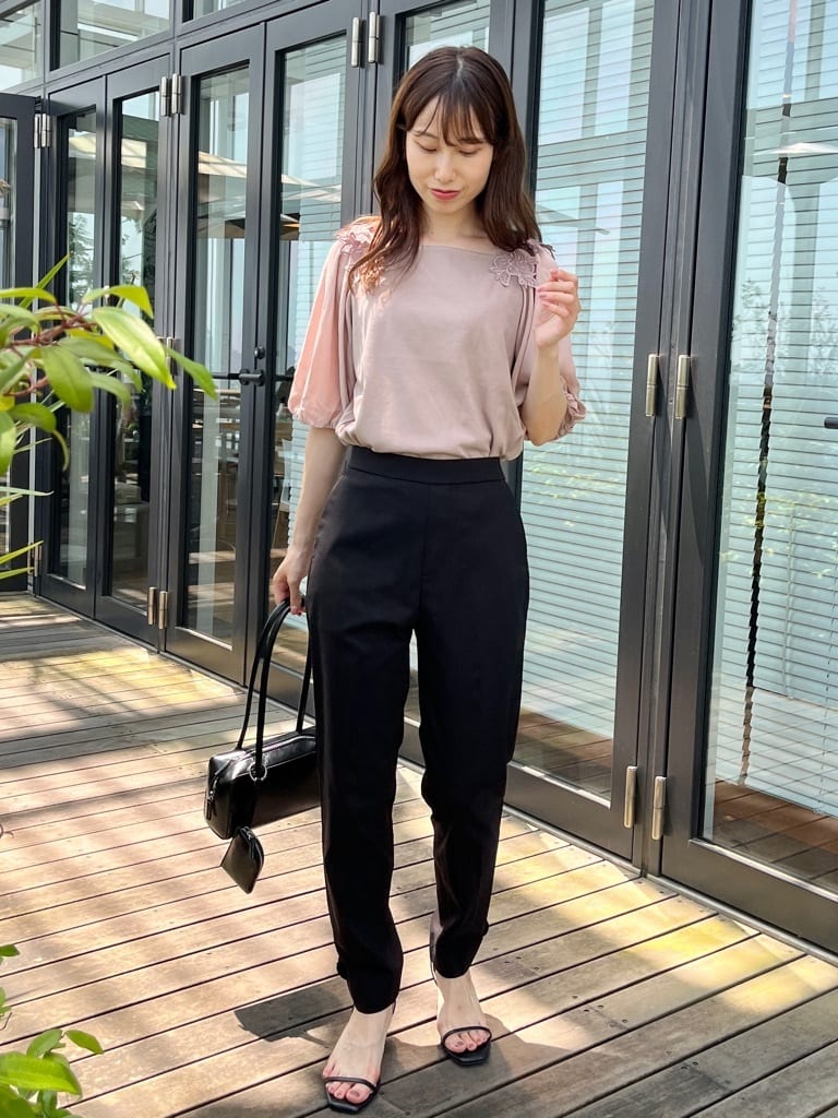 はばさんの「Couture brooch｜【らくちん・キレイ見え】リボンハイパーストレッチパンツ」を使ったコーディネート