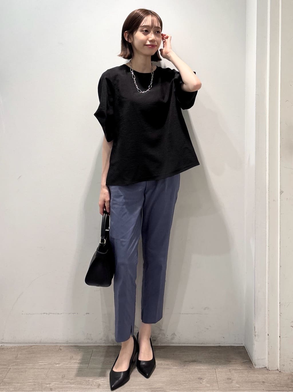 ぶまりんさんの「OPAQUE.CLIP｜麻混ハイストレッチイージースティックパンツ【洗濯機洗い可】」を使ったコーディネート