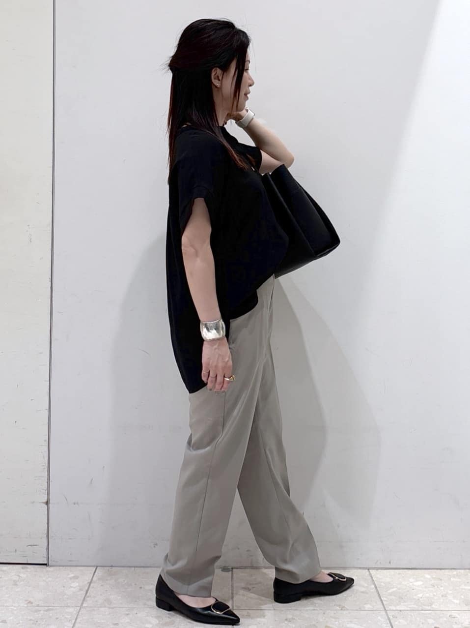 mameさんの「OPAQUE.CLIP｜《7色展開／SS-LLサイズ》ストレッチスキッパーブラウス／セットアップ対応【洗濯機洗い可／防シワ】」を使ったコーディネート