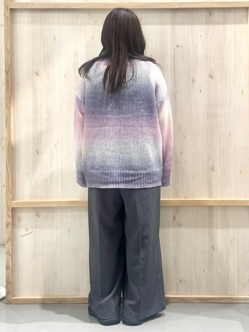 nanaさんの「THE SHOP TK｜スペースダイ透かし編みニット」を使ったコーディネート