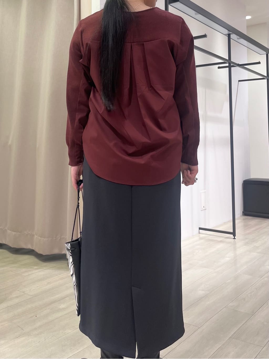 hasuさんの「INDIVI｜【洗える／選べる8色】トーンアップニット」を使ったコーディネート