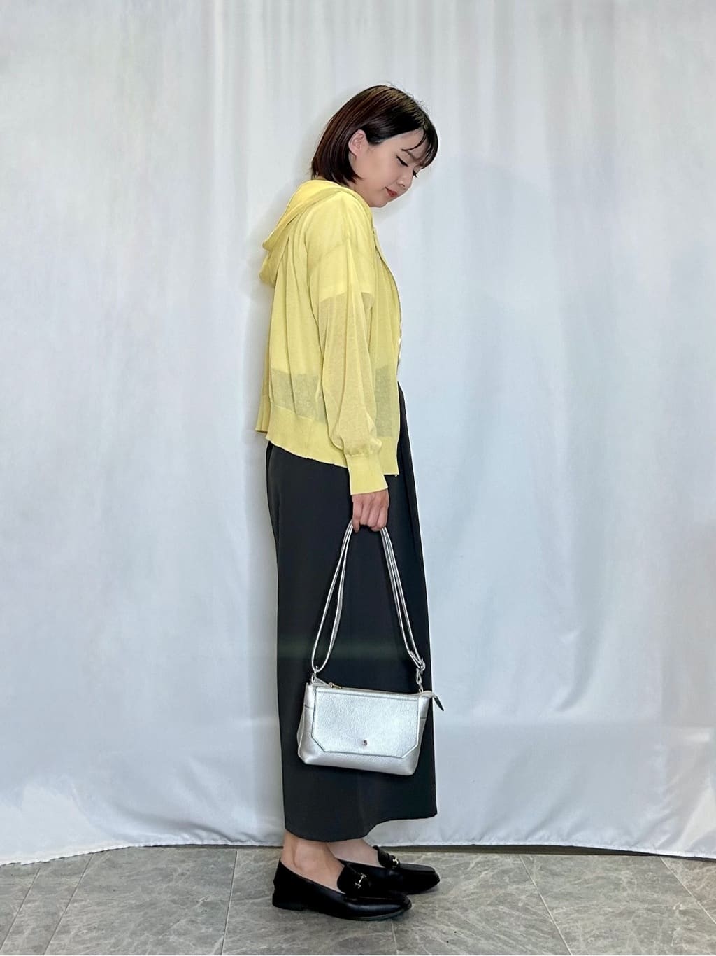 ネリさんの「SHOO･LA･RUE｜冷房対策にも 上品なシアー感のニットパーカ」を使ったコーディネート