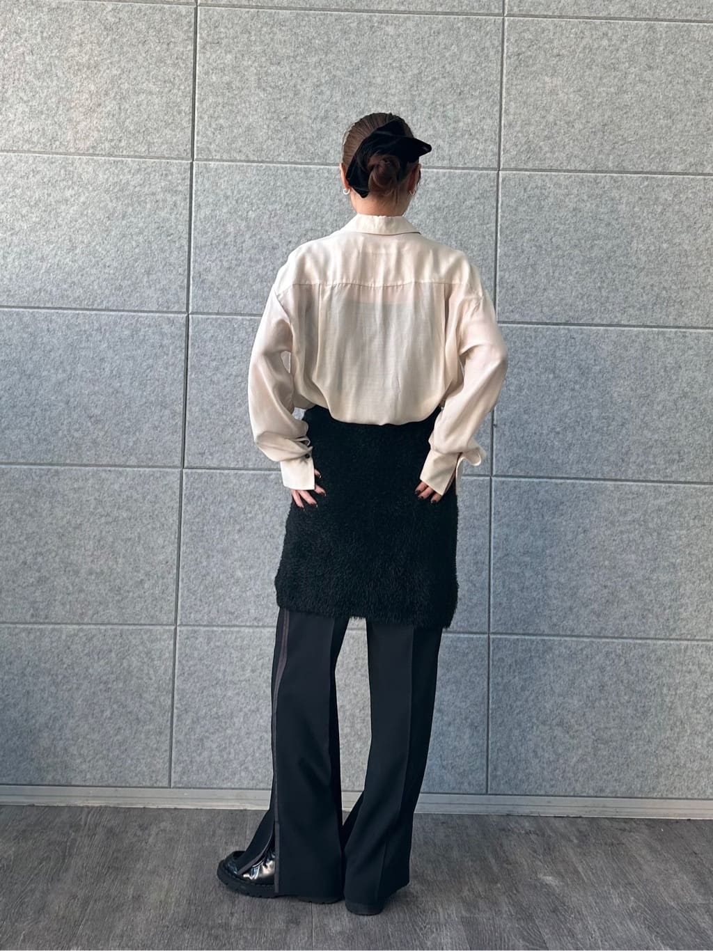 harunaさんの「CODE A｜feather mini skirt」を使ったコーディネート
