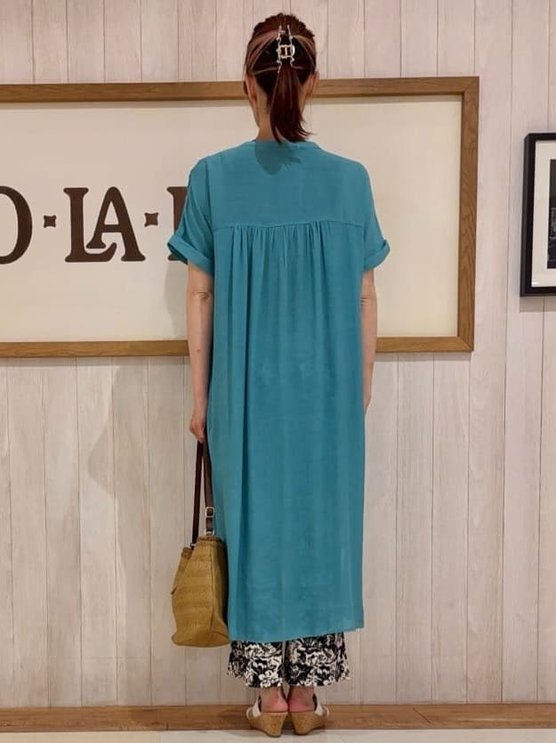 みきぽんさんの「SHOO･LA･RUE｜【ひんやり/選べる2柄】大人のリラックスコーデに プリント柄パンツ」を使ったコーディネート