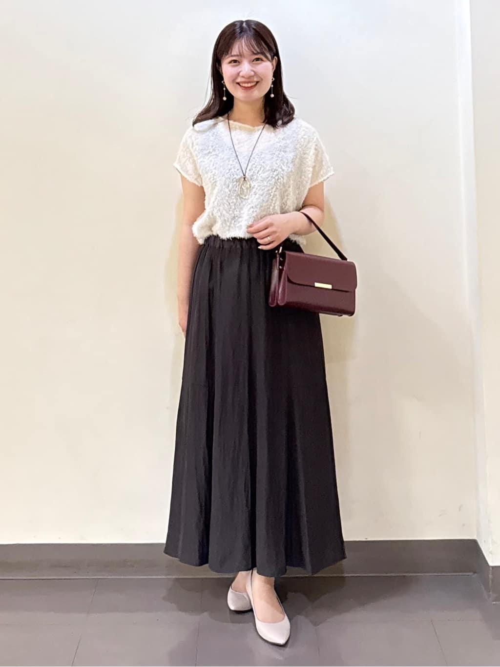 いくみさんの「UNTITLED｜【セットアップ可/洗える】フェザーフレンチスリーブブラウス」を使ったコーディネート