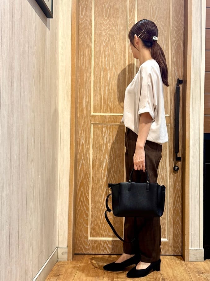 KAORIさんの「SHOO･LA･RUE｜【洗濯後しわになりにくい】さらっとタッチの 5分袖ドルマンブラウス」を使ったコーディネート