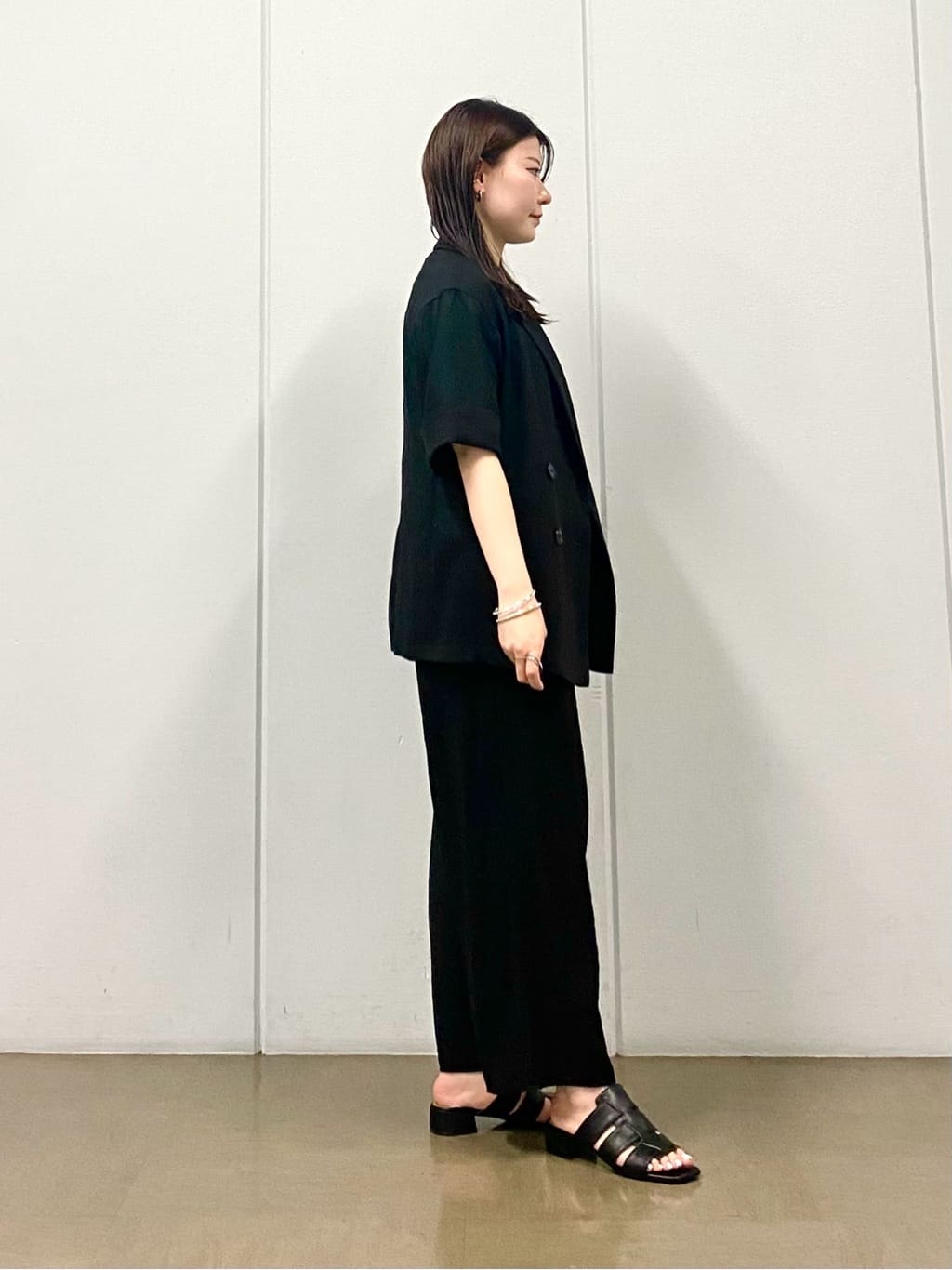 misakiさんの「INDIVI｜【洗える／UVケア／SETUP可能】ドロストワイドパンツ」を使ったコーディネート