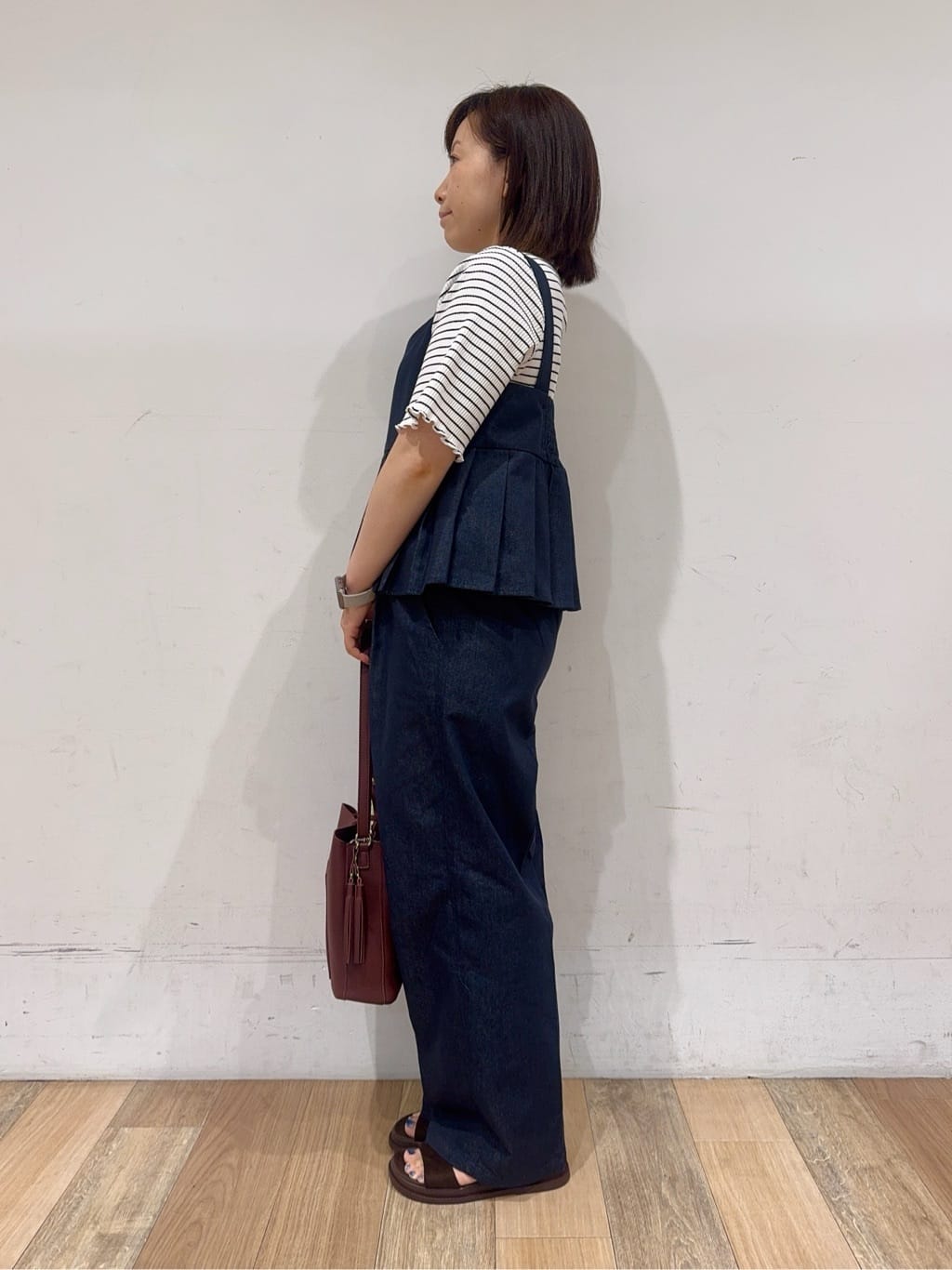 miさんの「grove｜【2点SET/体型カバー】夏から秋まで着まわせる！プリーツビスチェセットアップ」を使ったコーディネート