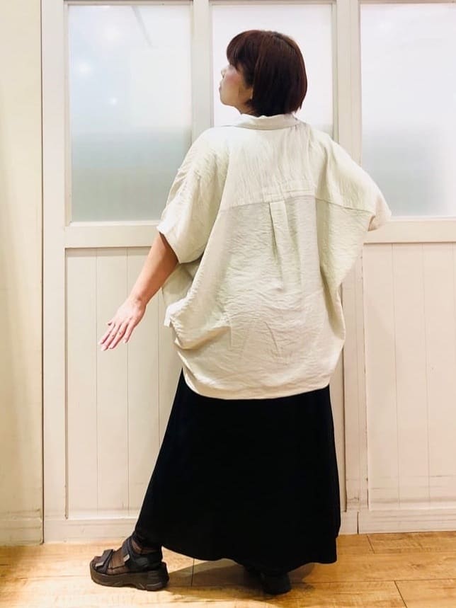 YYYさんの「SHOO･LA･RUE｜【洗える/S-LL/5分袖】1枚でも羽織としても。さらさらドレープシャツ」を使ったコーディネート