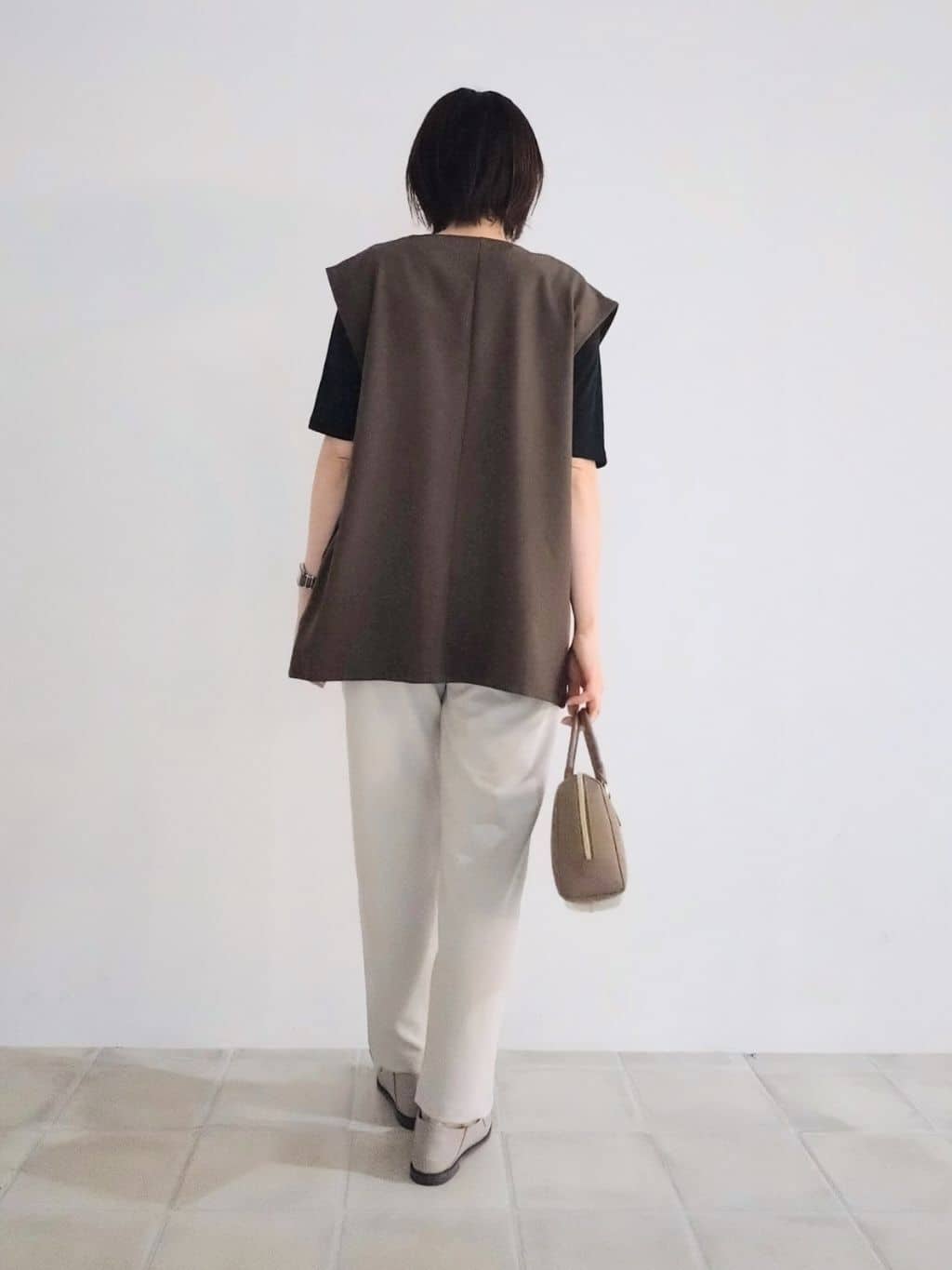 miomioさんの「SHOO･LA･RUE｜【S-LL】女性らしさ漂うハートネック テレコ5分袖トップス」を使ったコーディネート