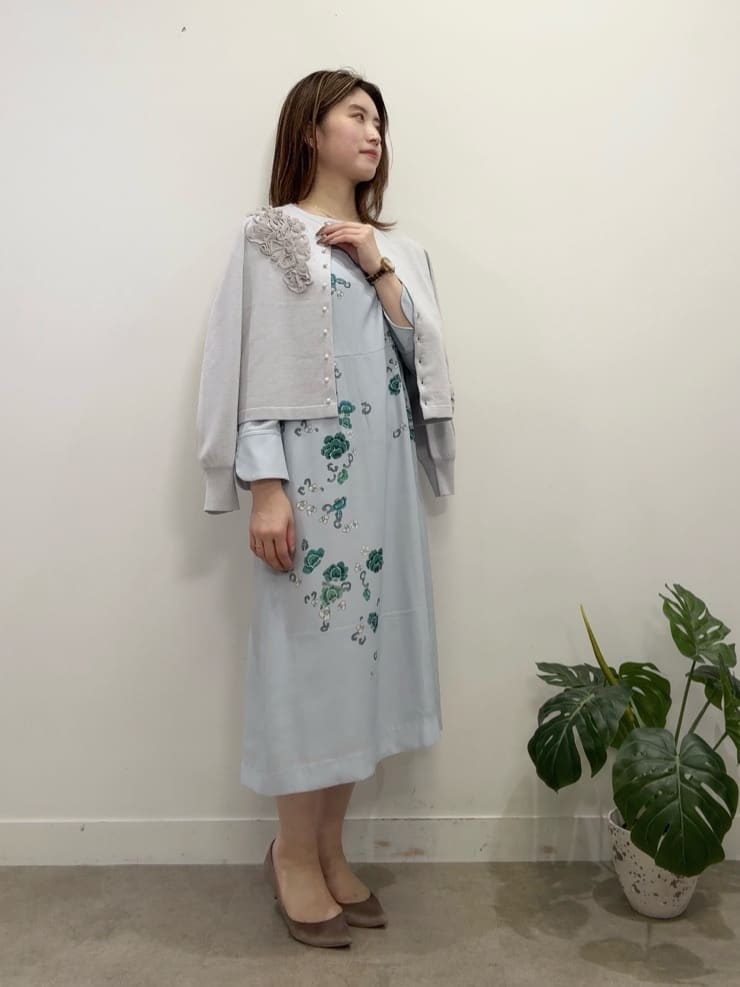 Suma Una本部スタッフさんの「SunaUna｜【co creation and yours／SS～L】花柄パネルワンピース」を使ったコーディネート