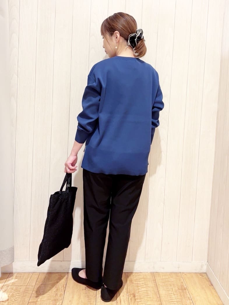 あいこさんの「SHOO･LA･RUE｜【洗える/S-LL/美脚シルエット】ハイパーストレッチ テーパードパンツ」を使ったコーディネート