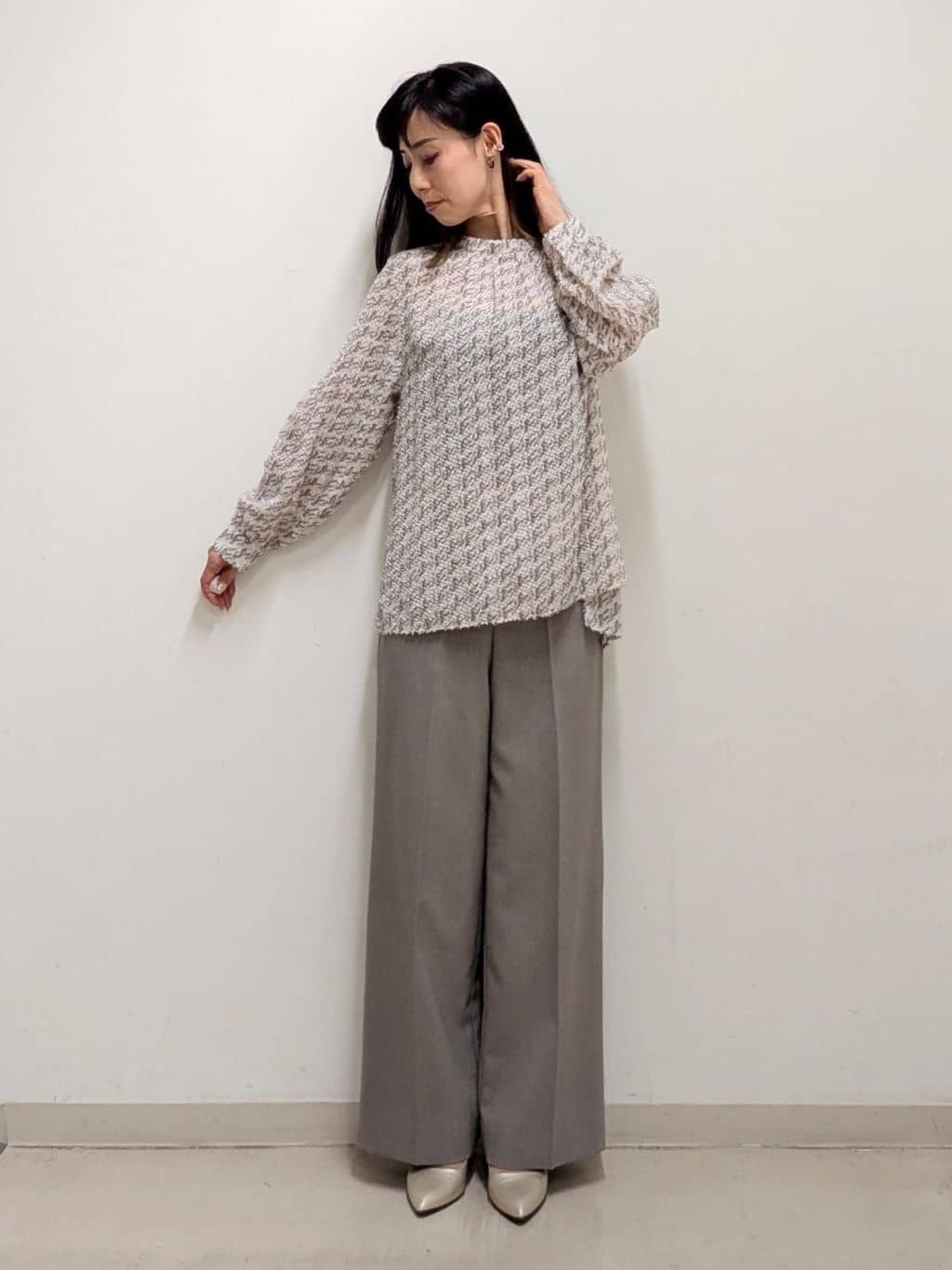 miiさんの「INDIVI｜【きれいめ／オフィス／イベント】フェザージャカードブラウス」を使ったコーディネート