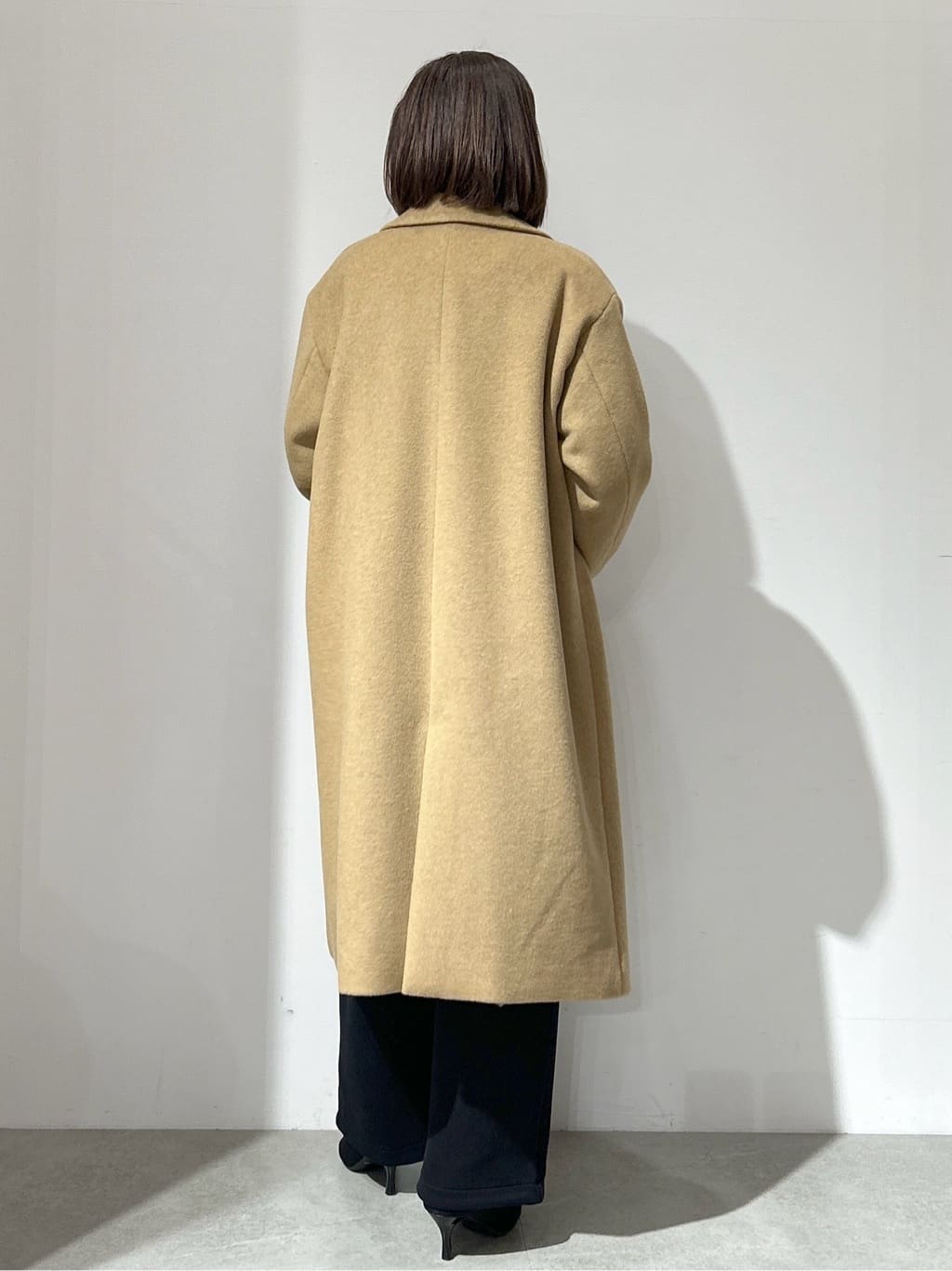 NAKAさんの「OPAQUE.CLIP｜カシミヤブレンドウールチェスターコート」を使ったコーディネート