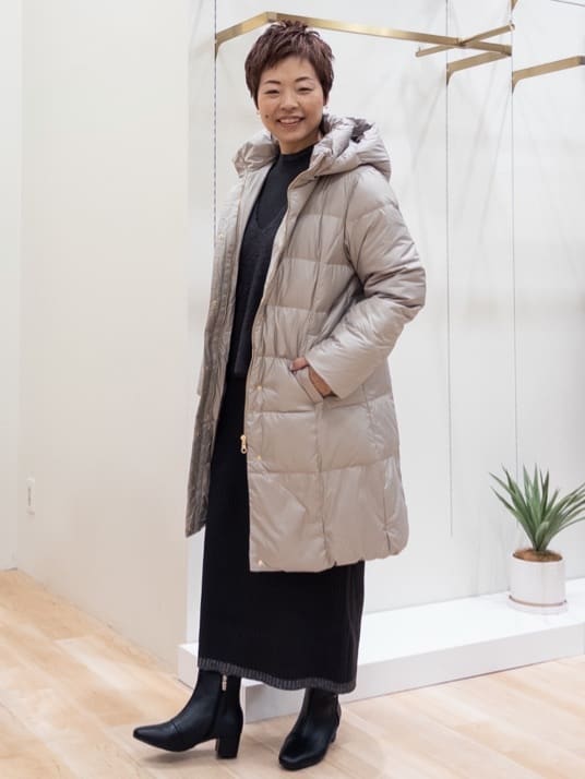 シュウコさんの「grove｜【名品アウター/800FP・多機能】つつまれダウンロング」を使ったコーディネート