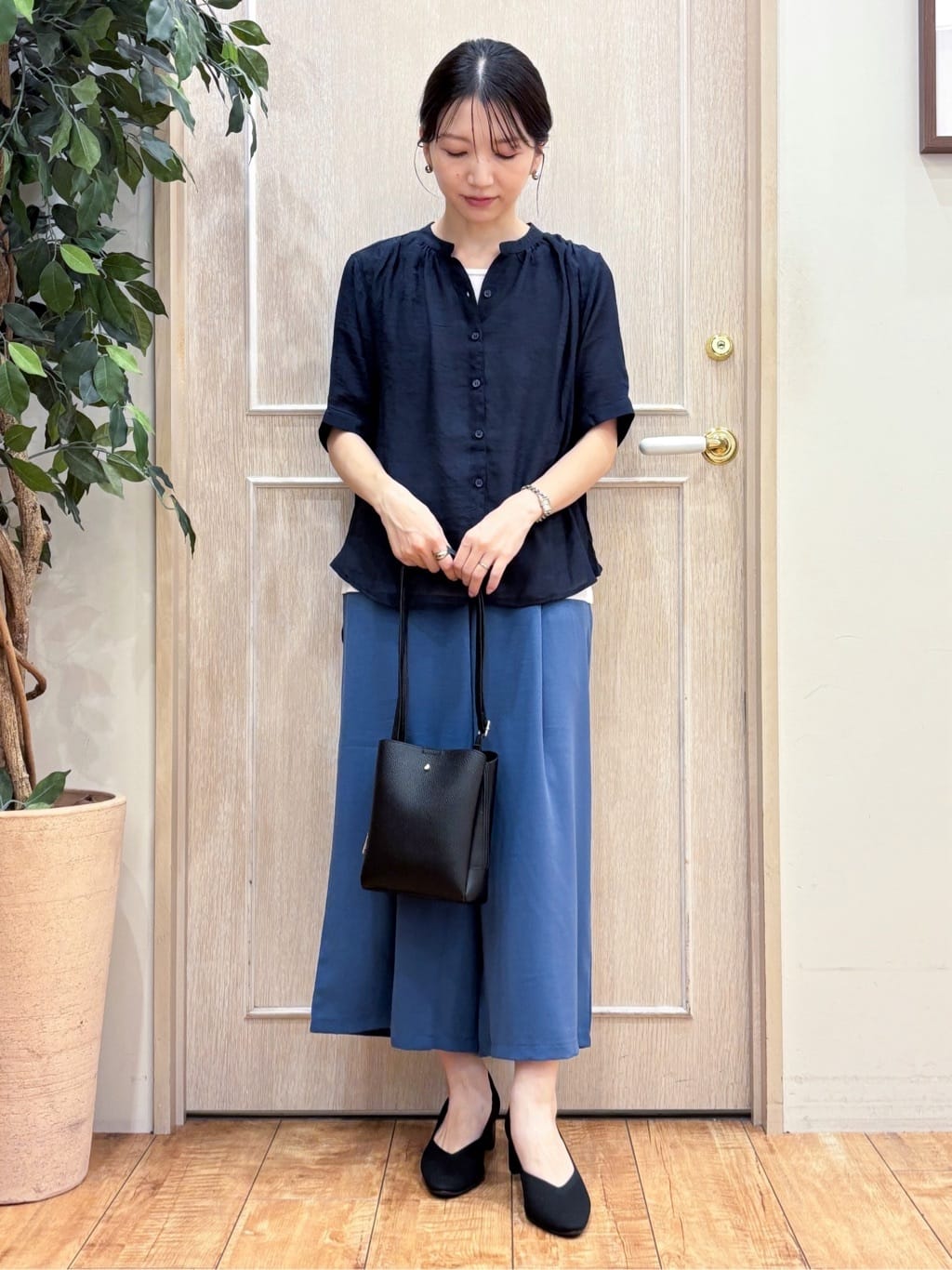 なみさんの「SHOO･LA･RUE｜【セットアップ可/ひんやり】下半身カバーにも タックスカーチョ」を使ったコーディネート