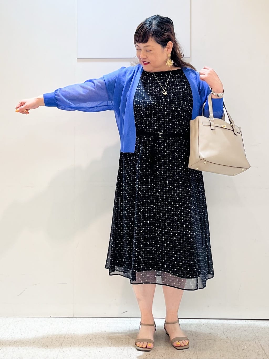 kimmyさんの「Reflect｜【WEB先行カラーあり／マシンウォッシュ可／ナローベルト付き】オフボディツイードチェックワンピース」を使ったコーディネート