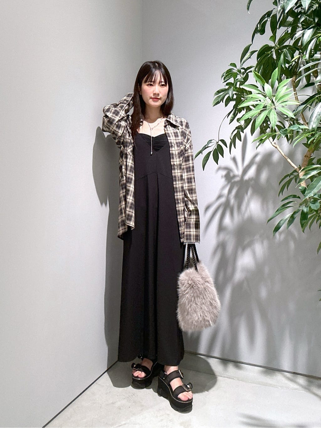 Renoさんの「INDIVI｜オンブレチェックシャツ」を使ったコーディネート