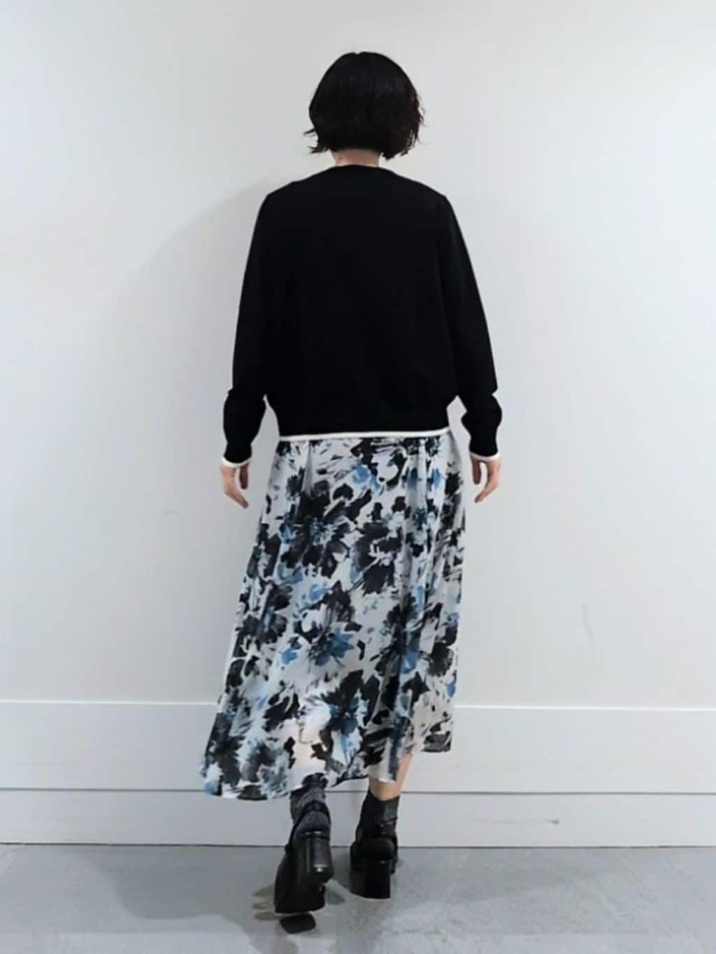 ミズタさんの「UNTITLED｜【アンサンブル可/薄手】ベーシッククルーネックカーディガン」を使ったコーディネート