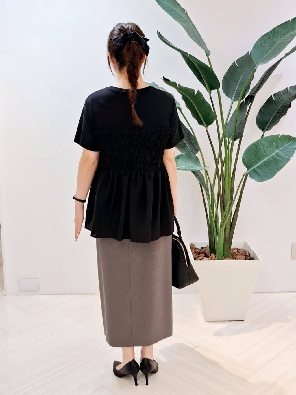 YuKaRiさんの「UNTITLED｜【コットン100/洗える/Tシャツ】シャーリングドッキングペプラム」を使ったコーディネート