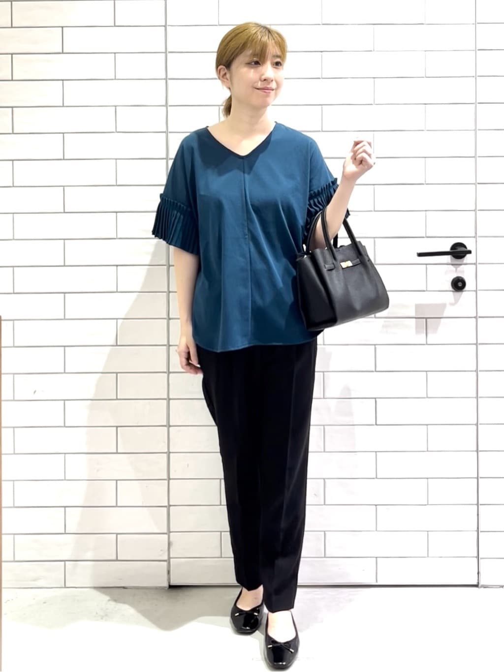 しおりさんの「OPAQUE.CLIP｜プリーツスリーブドッキングトップス【洗濯機洗い可】」を使ったコーディネート