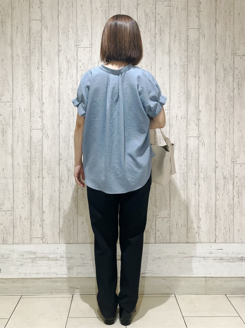 kcさんの「index｜《7色展開／XS-LLサイズ》タックスリーブスキッパーブラウス【洗濯機洗い可／吸水速乾／抗ピル／防シ」を使ったコーディネート