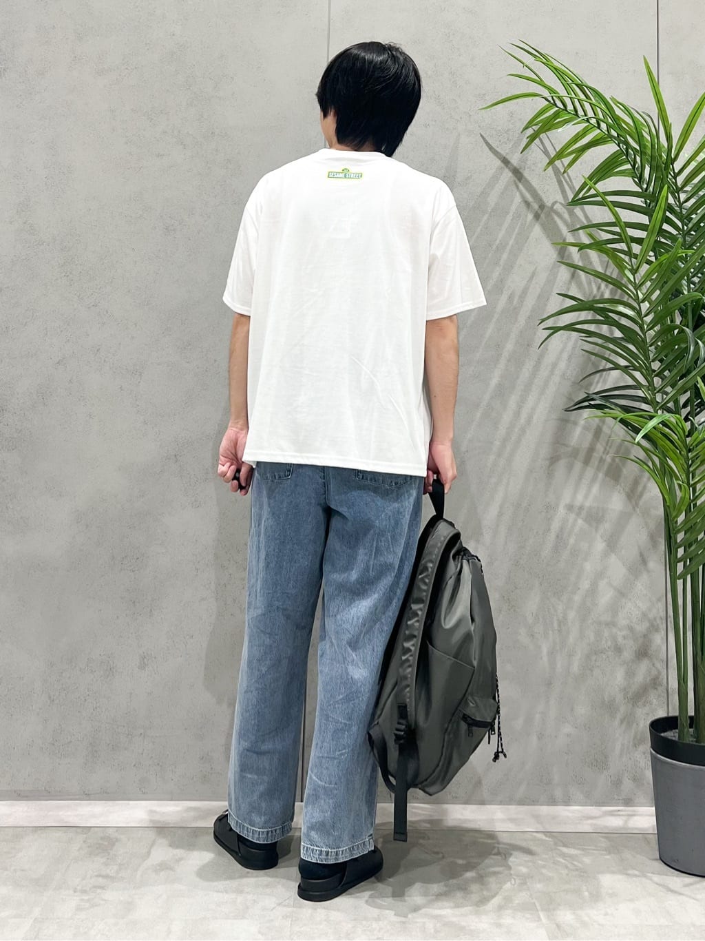 SHI-MAさんの「THE SHOP TK｜セサミストリートTシャツ／親子リンク」を使ったコーディネート