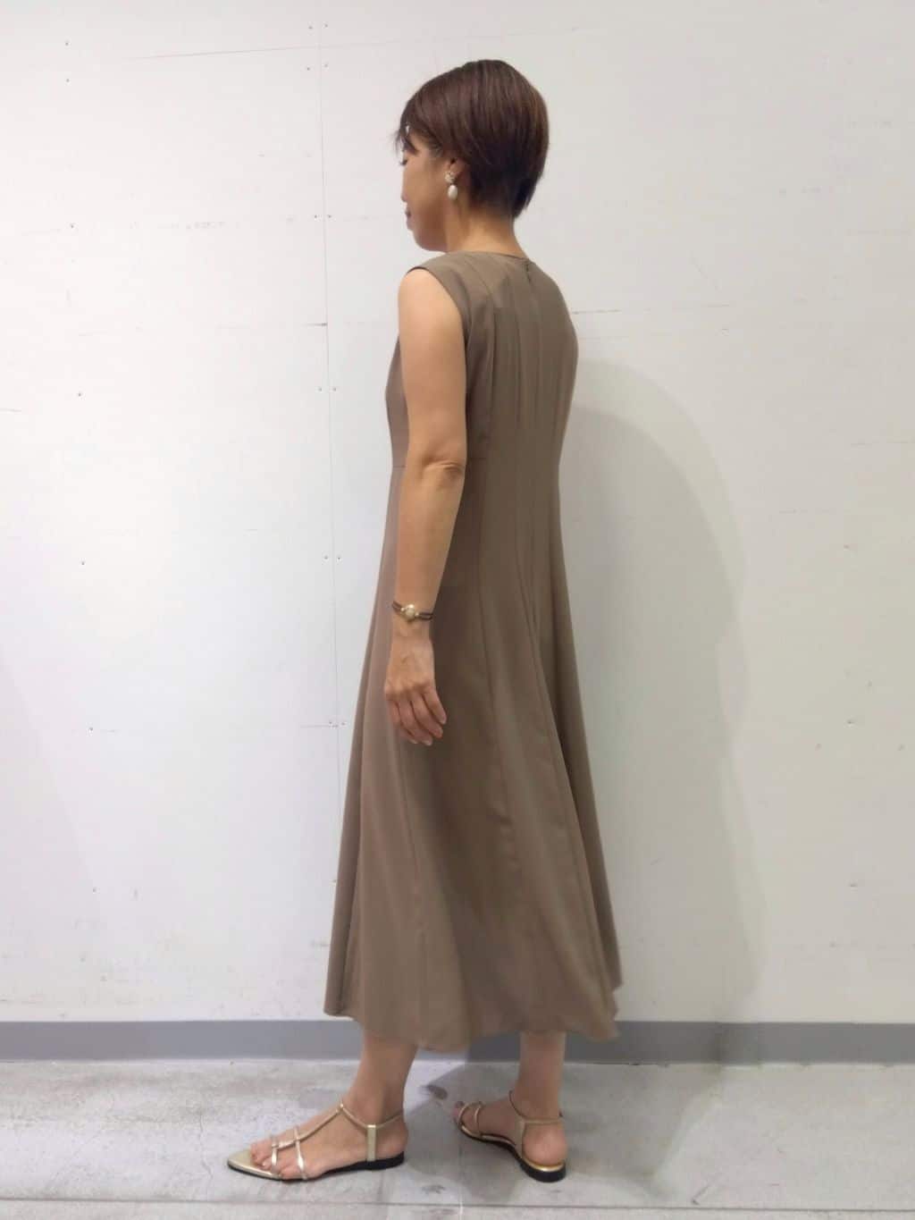 Kさんの「INDIVI｜【美シルエット】ノースリーブワンピース」を使ったコーディネート