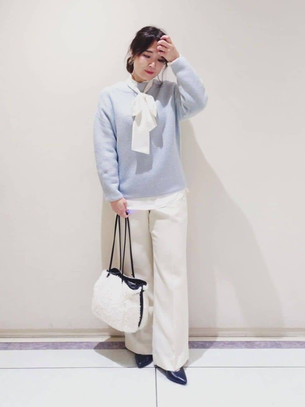 TOMOMIさんの「INDIVI｜ボアミドルバッグ」を使ったコーディネート