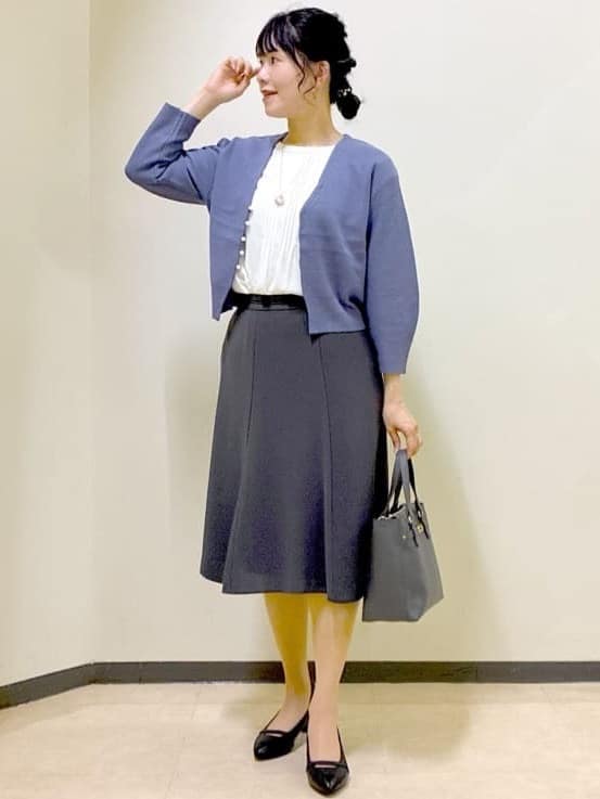  beni_gingerさんの「Reflect｜【軽い羽織に◎／セットアップ可】パール調ボタン付きカーディガン」を使ったコーディネート