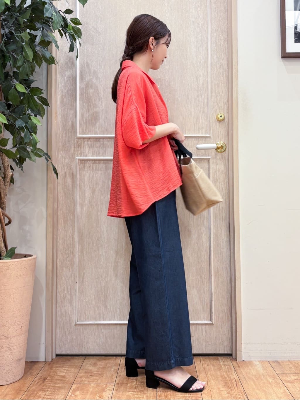 なみさんの「SHOO･LA･RUE｜ゆるっと感がこなれ見え ワッシャーシアー半袖シャツ」を使ったコーディネート