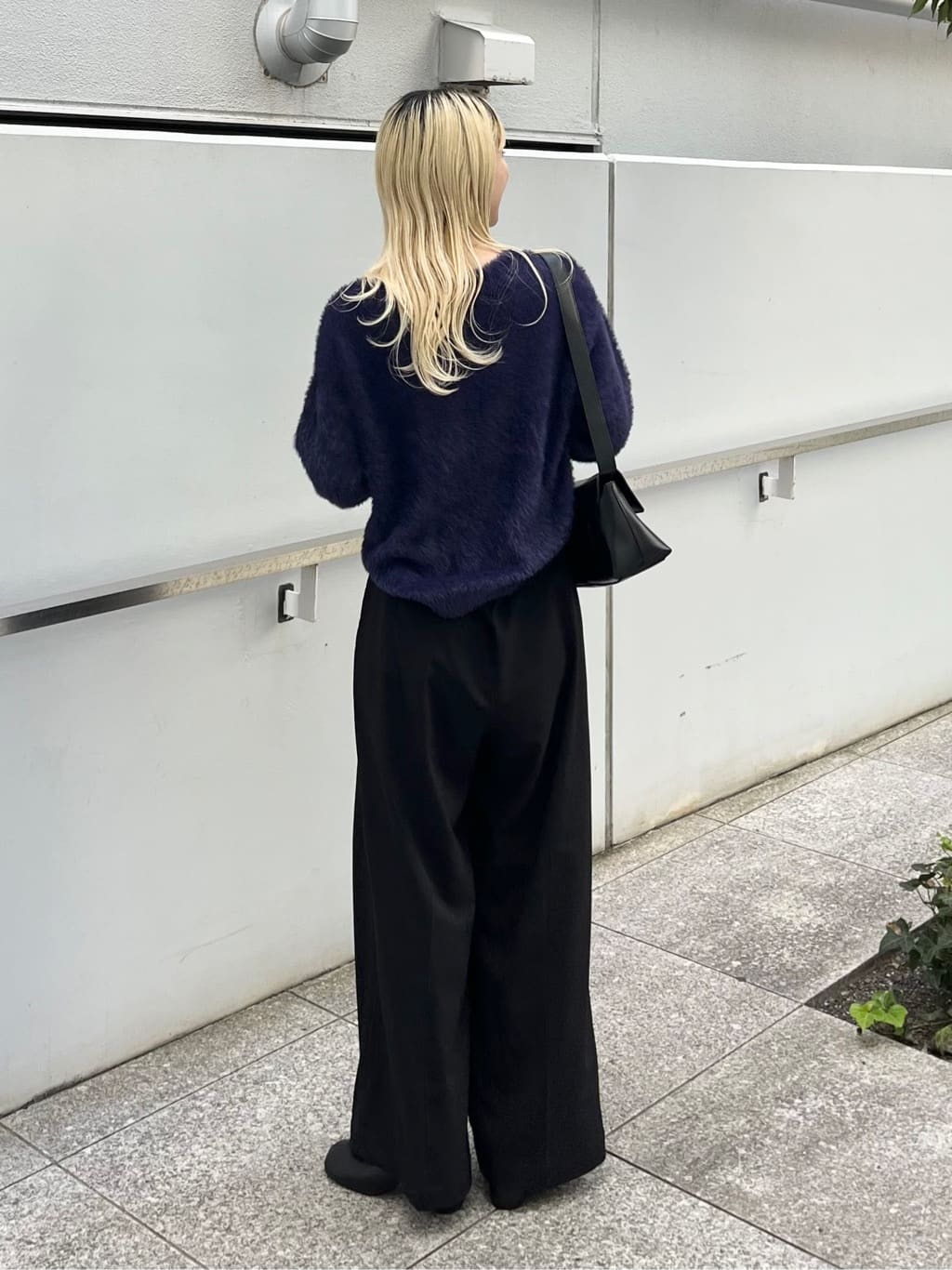 omaさんの「THE SHOP TK｜【華やかで柔らか】ふわふわフェザーニット/洗える・前後2WAY」を使ったコーディネート