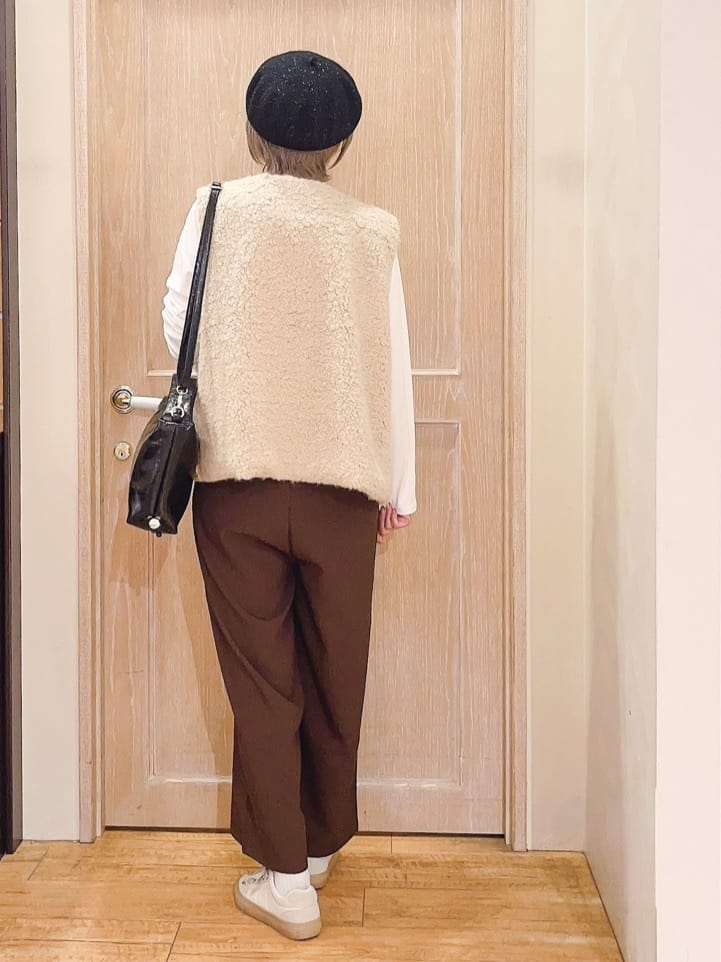 ハリーさんの「SHOO･LA･RUE｜【S-LL】美しく見せる ボートネックロンT」を使ったコーディネート