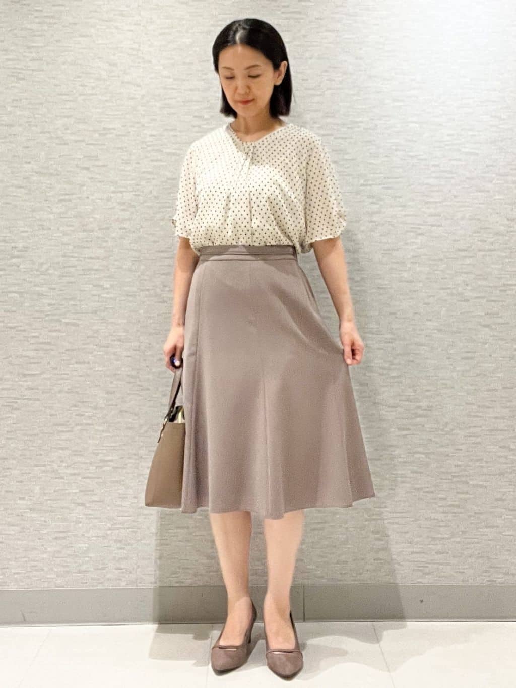 marikoさんの「Reflect｜【マシンウォッシュ可／セットアップ可】コツキ柄プリントブラウス」を使ったコーディネート