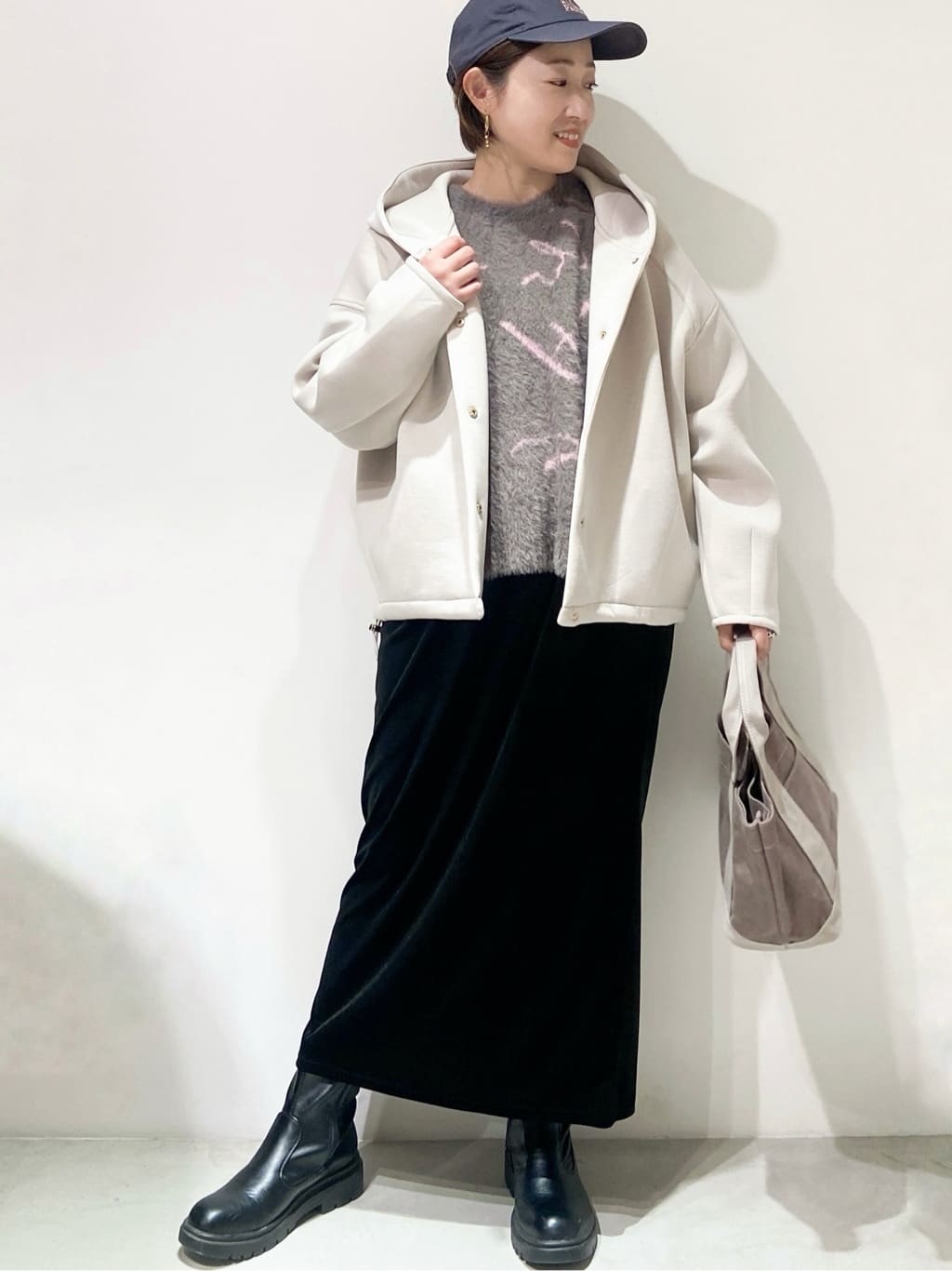 MIHOさんの「OPAQUE.CLIP｜アート柄シャギーニット【洗濯機OK】」を使ったコーディネート