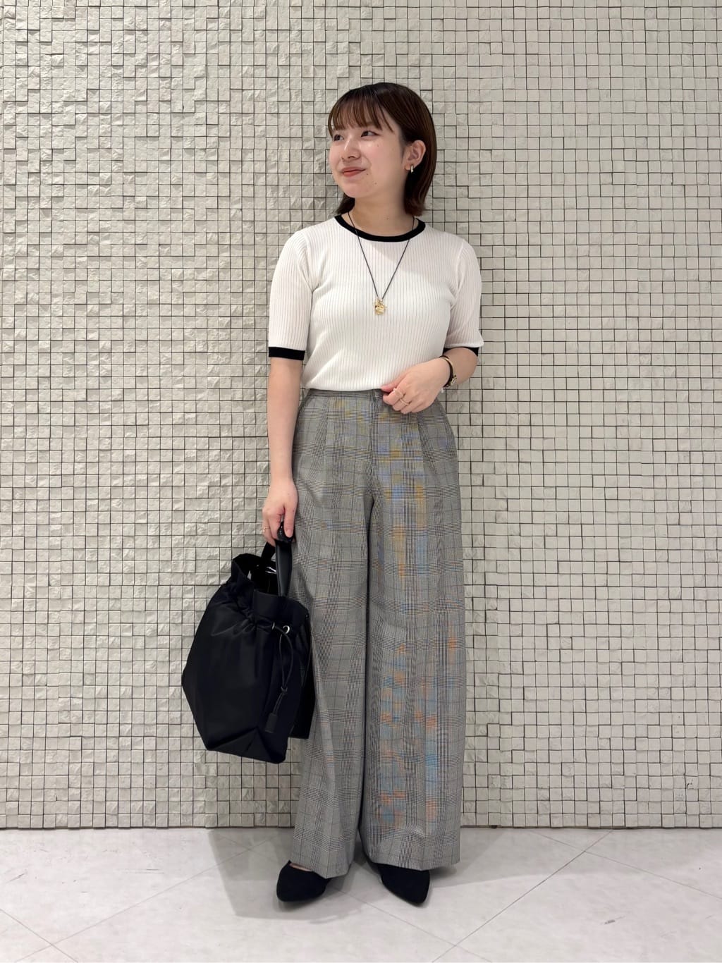 sakuさんの「INDIVI｜【褒められパンツ】ワンタックワイドパンツ」を使ったコーディネート