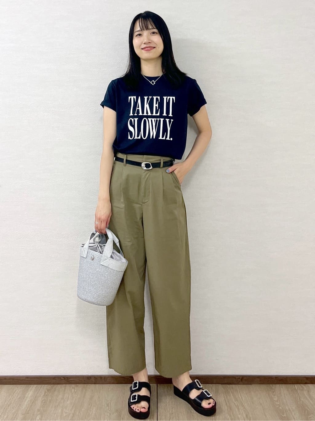 sachikoさんの「OPAQUE.CLIP｜ロゴプリントTシャツ【洗濯機洗い可】」を使ったコーディネート