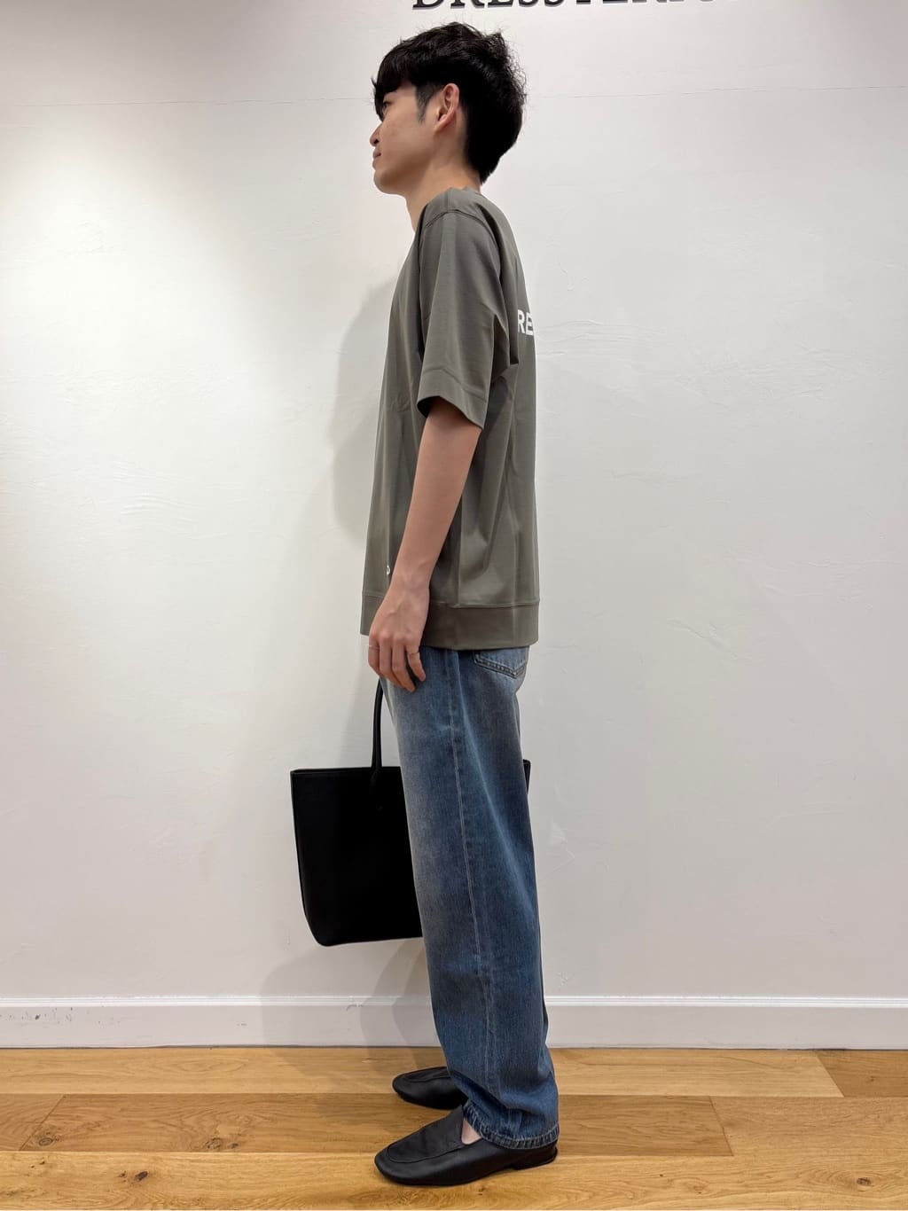 ABEさんの「DRESSTERIOR｜【撥水仕様】シュリンクレザー トートバッグ」を使ったコーディネート