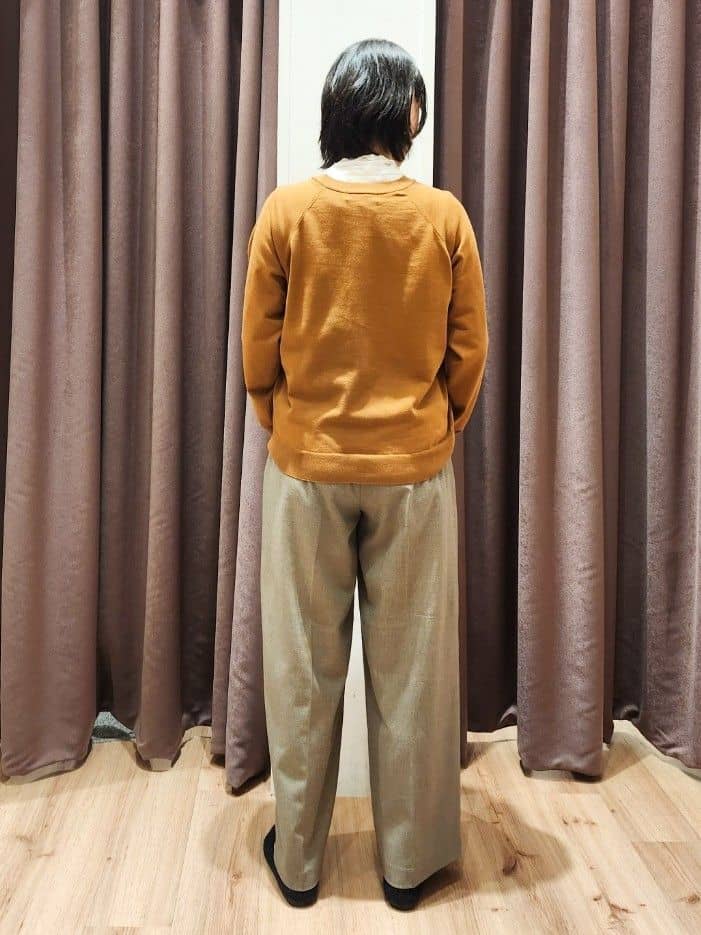 さくさんの「grove｜【洗える】シンプルに映える、ラグランスリーブカーディガン」を使ったコーディネート