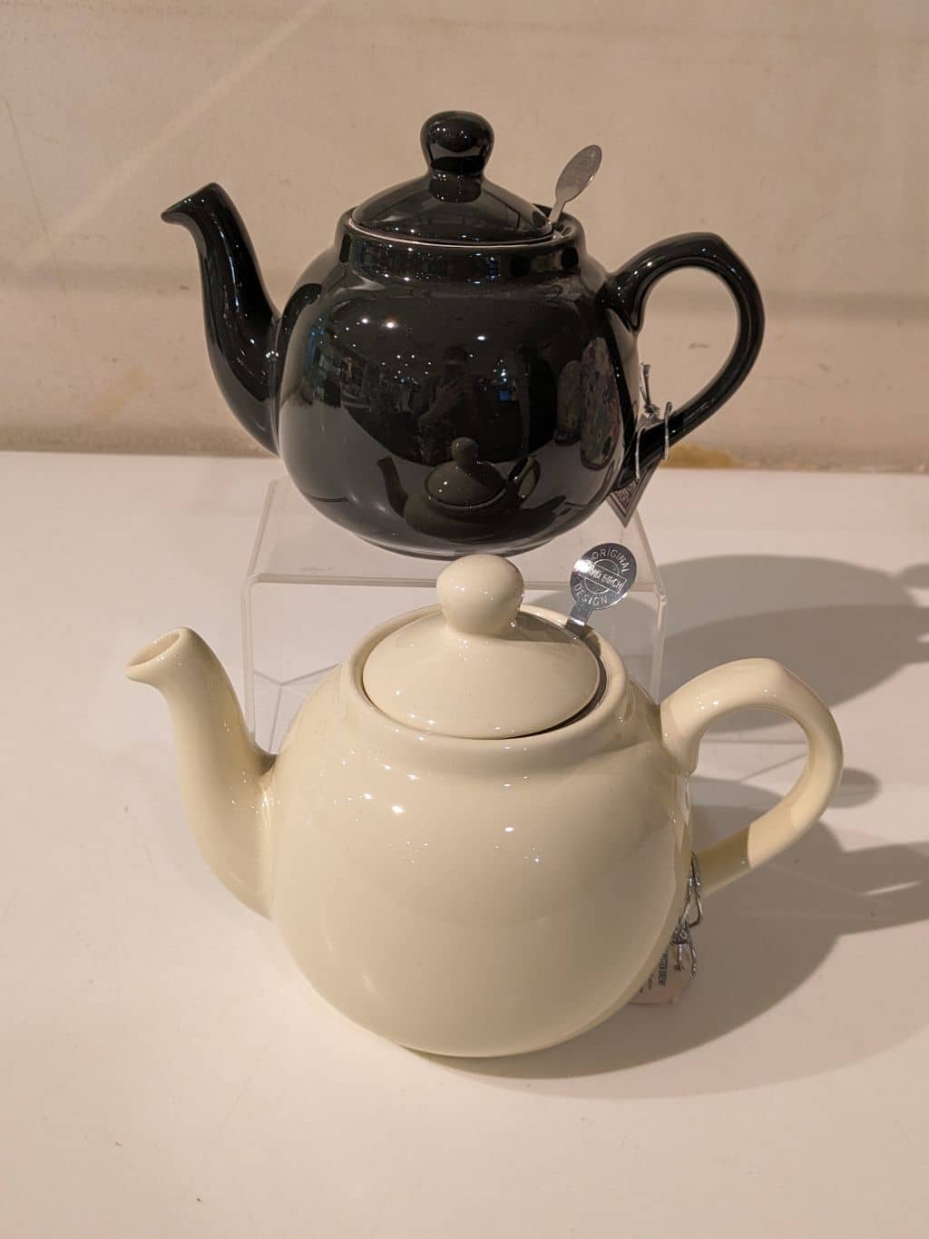 しましまさんの「212 KITCHEN STORE｜ファームハウス ティーポット ミッドナイトフォレスト ２カップ ＜London Pottery  ロ」を使ったコーディネート