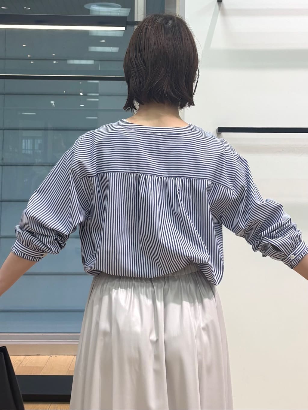 asamiさんの「INDIVI｜【洗える】胸元タックフリル長袖ブラウス」を使ったコーディネート
