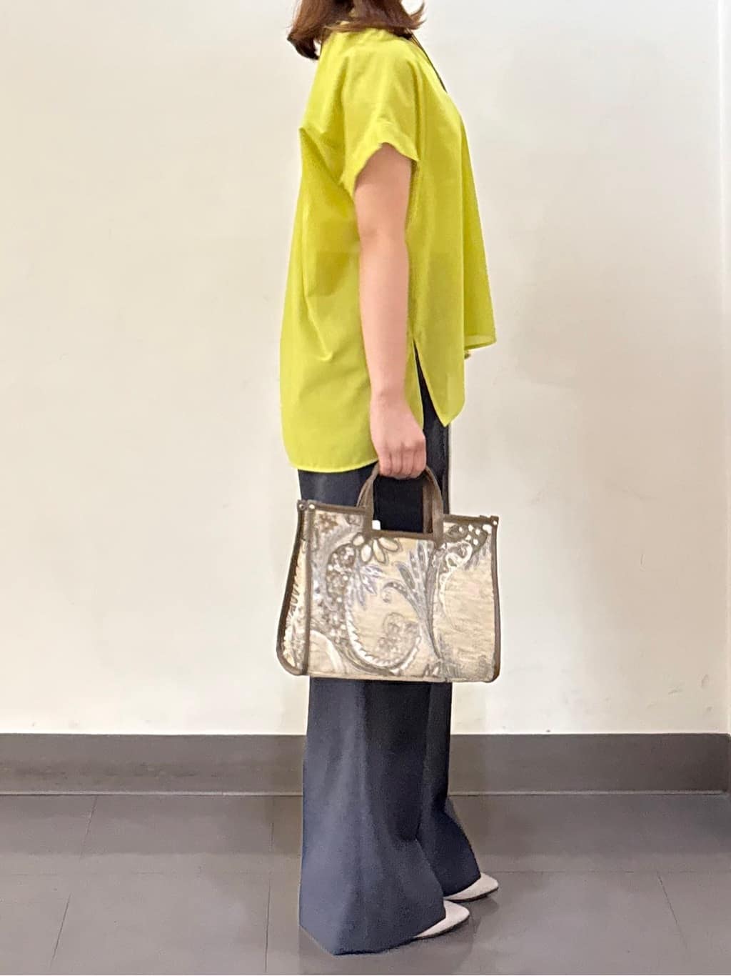いくみさんの「UNTITLED｜【洗える/スキッパー】フレンチスリーブシアーブラウス」を使ったコーディネート