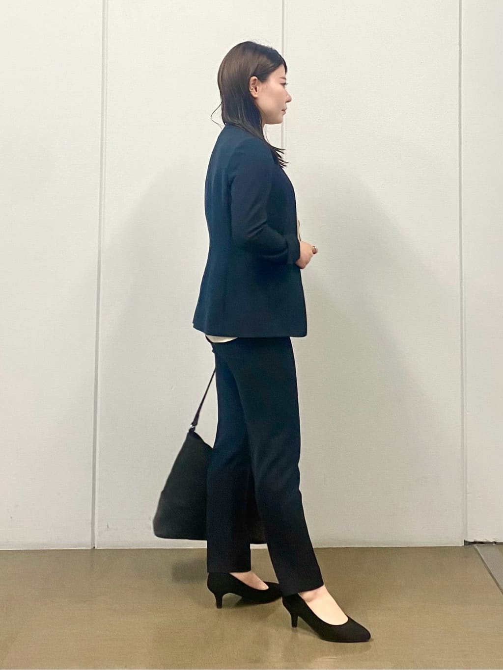 misakiさんの「INDIVI｜【定番スーツ／UVケア／洗える】ウール調ノーカラージャケット」を使ったコーディネート