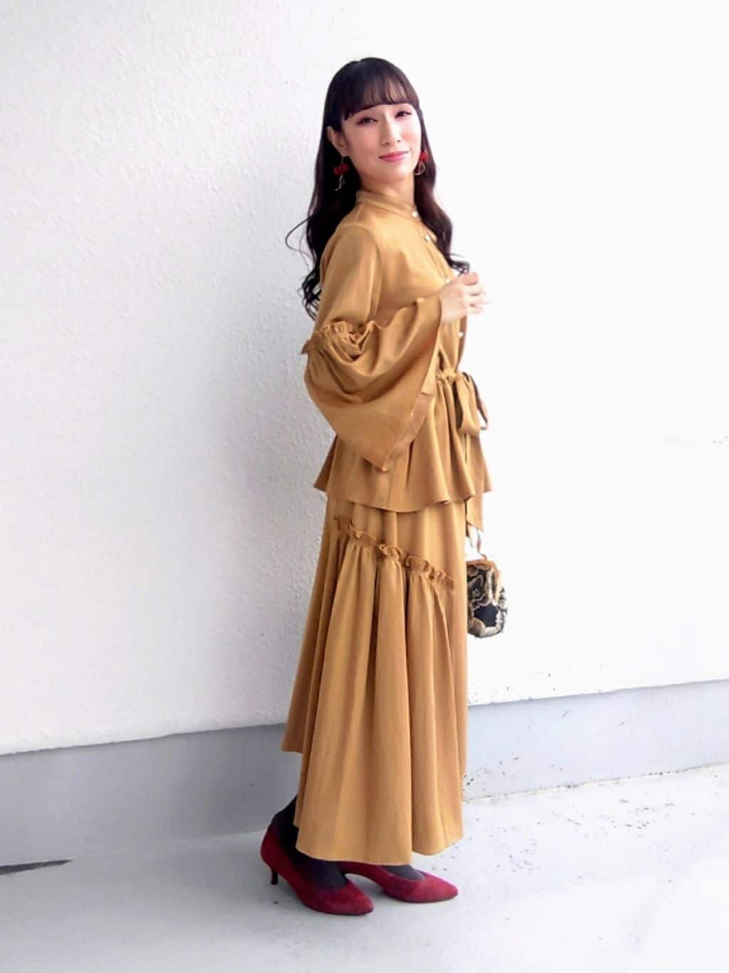 keinaさんの「SunaUna｜【COLLECTION LINE】フレアスリーブブラウス」を使ったコーディネート