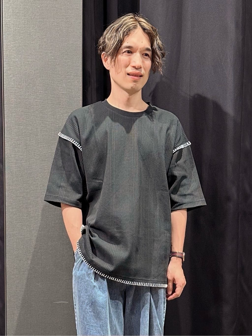 tomoyaさんの「THE SHOP TK｜ステッチ刺繍半袖Tシャツ ビックシルエット」を使ったコーディネート