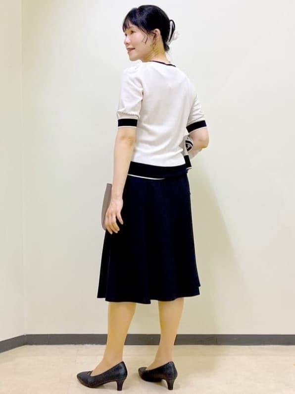  beni_gingerさんの「Reflect｜【WEB先行カラーあり／手洗い可／アンサンブル可】バイカラーカーディガン」を使ったコーディネート