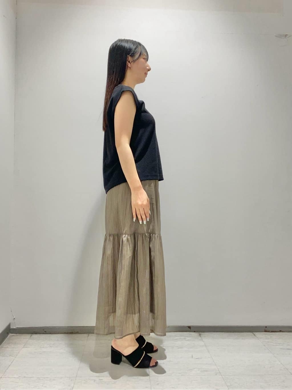 meiさんの「INDIVI｜【2点セット／着回し◎】ノースリーブ＆ティアードスカート カセット服」を使ったコーディネート